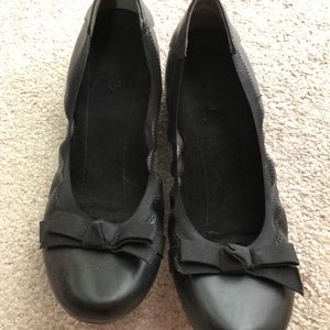 Black flats - baretraps